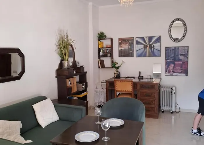 Antony's Elli Rhodes City